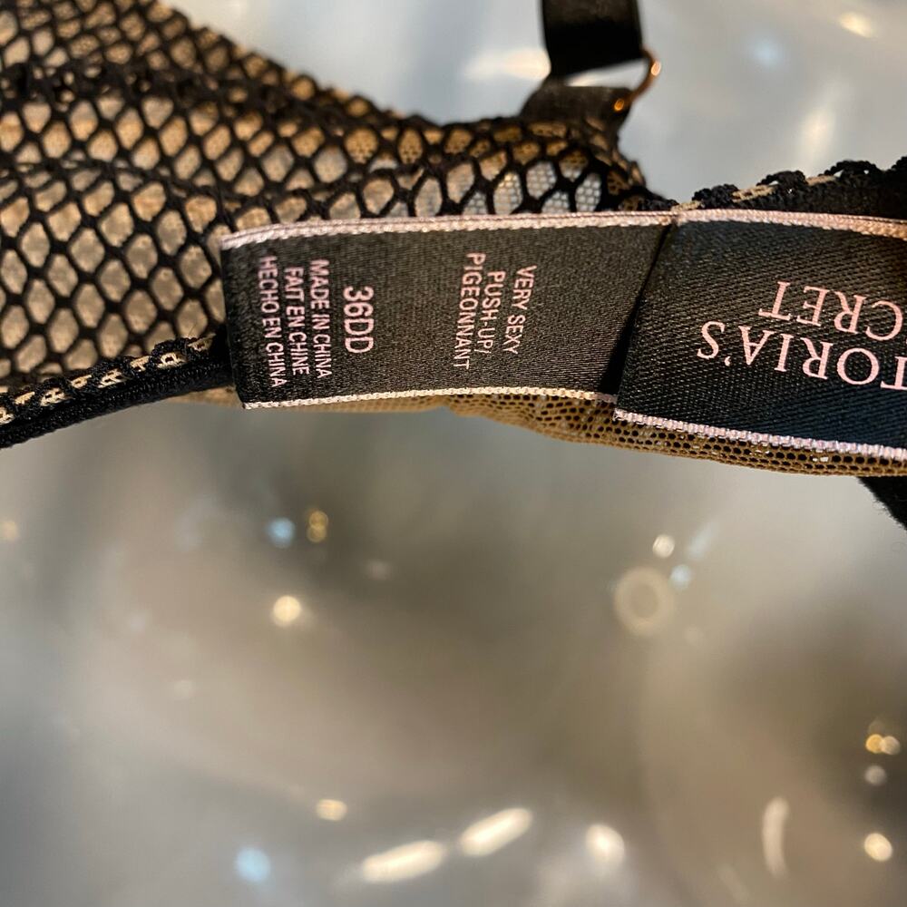 Victoria Secret Womens Size 36DD Black Lace Very Sexy Push Up Bra Underwire - Picture 4 of 7